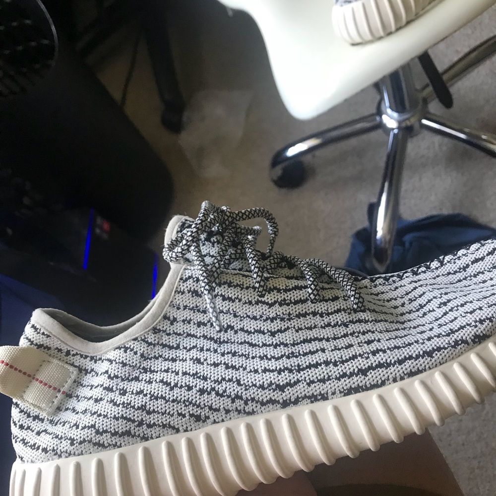 Yeezy - Picture 3 of 8